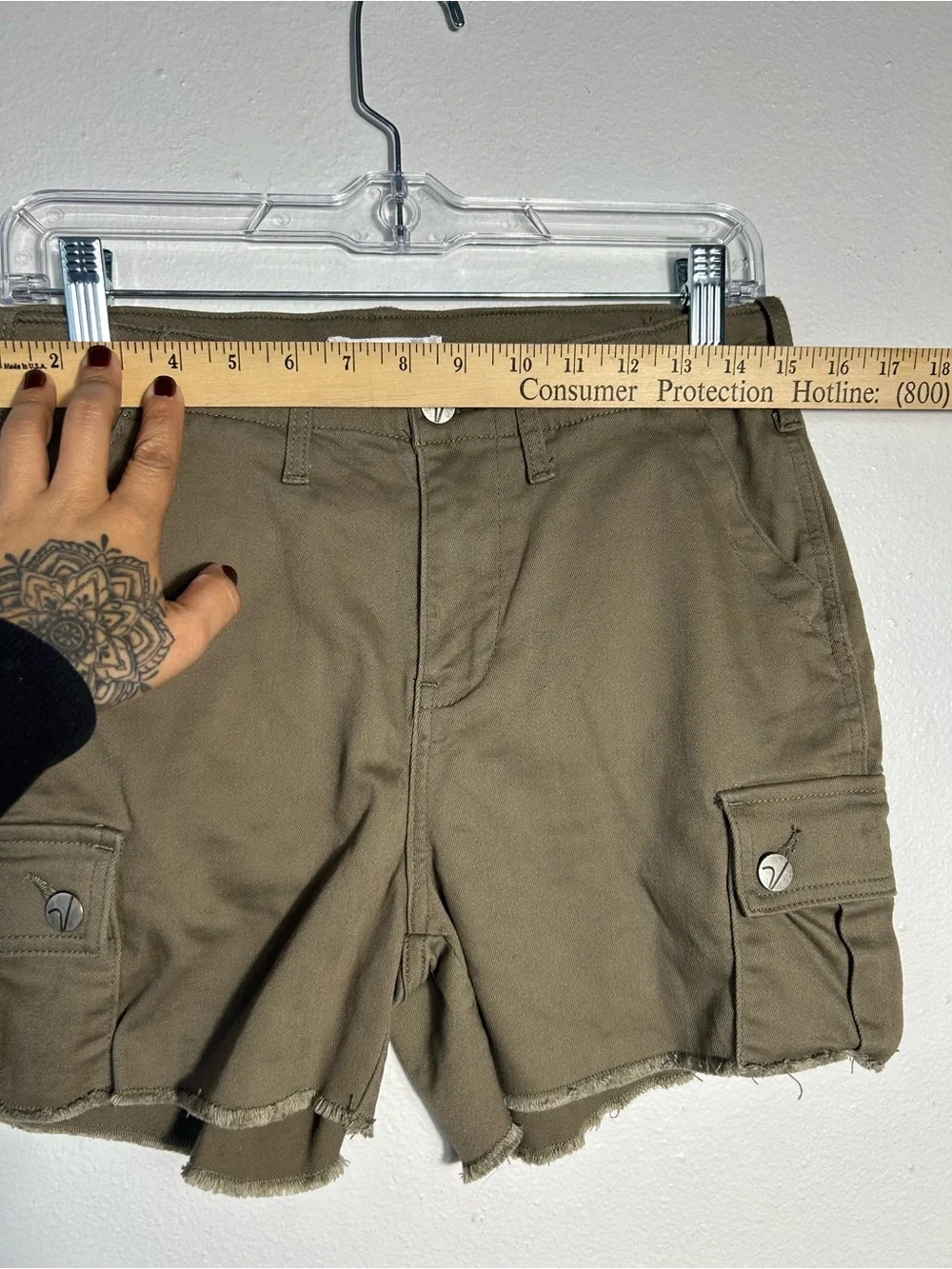 Vigoss Ace High Rise Cargo Shorts Womens Size 28 Olive Brown Raw Hem Stretch - Picture 8 of 10